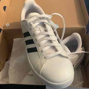 Blk & Wht Adidas Grand Court Ladies 8 - worn once
